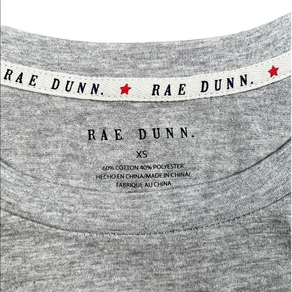 NWT Rae Dunn "Red Wine & Blue" Heather Gray Graphic Crewneck Short Sleeve Tee XS - Picture 3 of 4